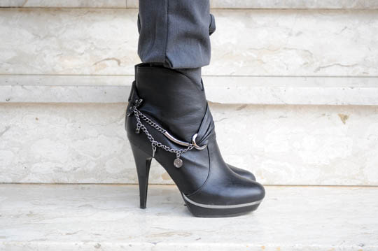 Outfit – Pantaloni con cavallo basso eleganti
