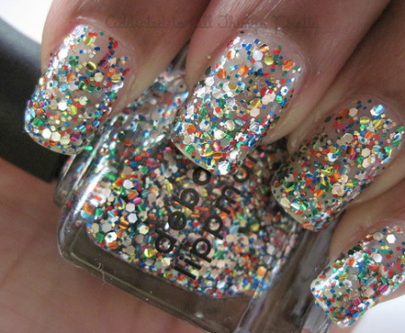 Ossessione del giorno: lo smalto glitter multicolor