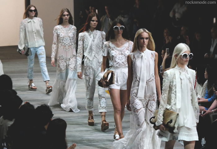 Roberto cavalli ss 2015, Joan Smalls, MFW, Milan Fashion week, Laura Manfredi, settimana della moda milanese, moda italiana, Roberto Cavalli primavera estate 2015