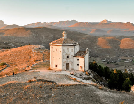Dal piccolo Tibet a Rocca Calascio: itinerario di un giorno tra i posti più suggestivi d’Abruzzo