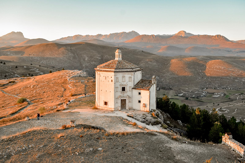 Dal piccolo Tibet a Rocca Calascio: itinerario di un giorno tra i posti più suggestivi d’Abruzzo