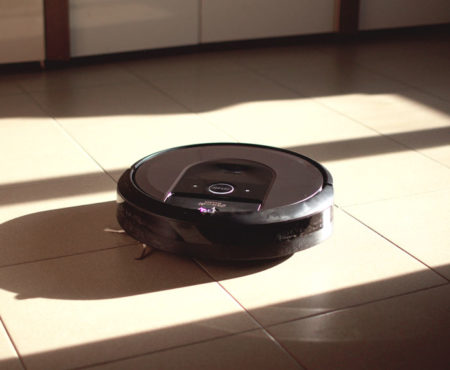 iRobot Roomba i7+: il robot che pulisce tutta casa e si svuota da solo