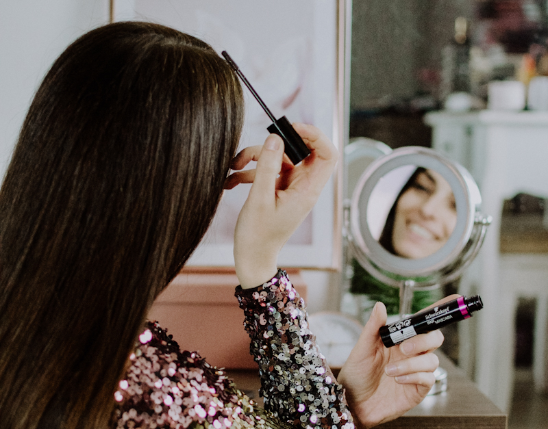 Capelli bianchi: come coprirli temporaneamente senza tingerli